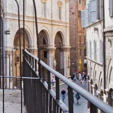 فندق مبيت وإفطار Il Corso سيينا